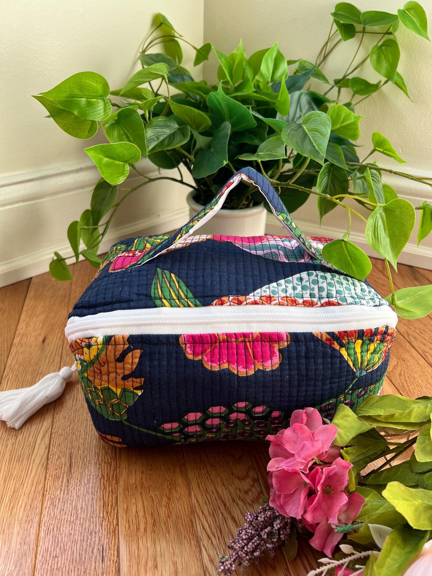 Big Quilted Toiletry Bag Vanity Pouch Large Make Up Organizer Travel Utility Pouch Block Printed Floral Cosmetic Organizer for Women Gift